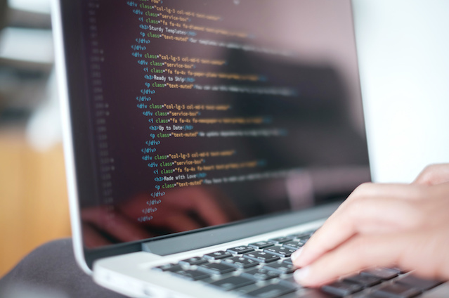 【初心者向け】HTMLの一部を非表示にする方法